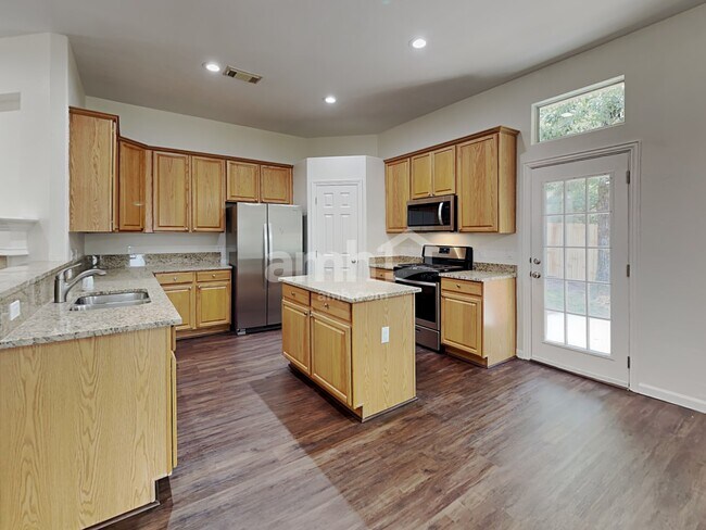 Foto del edificio - 2313 Highland Crossing Dr