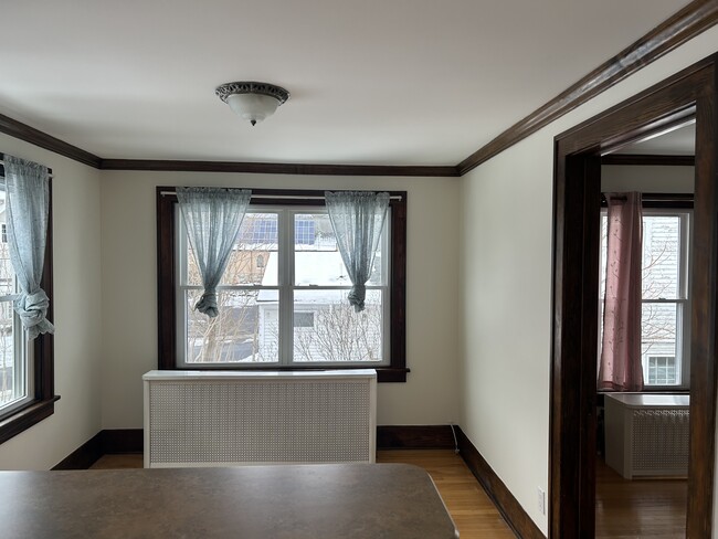 Dining Room - 414 Kenwood Ave