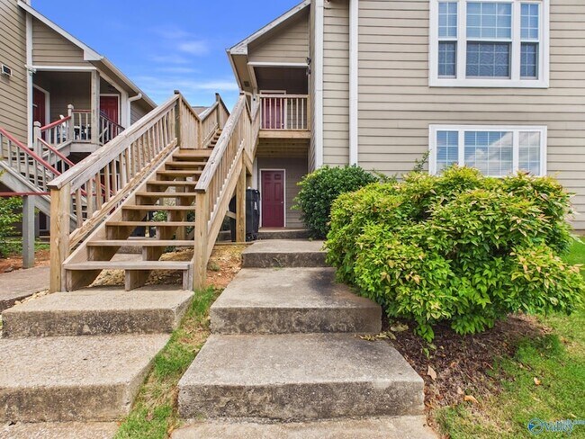 Foto del edificio - 263 Waters Edge Ln