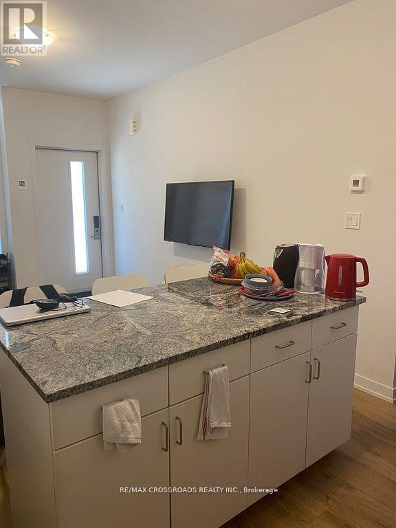 Photo du bâtiment - 1760 Simcoe St N