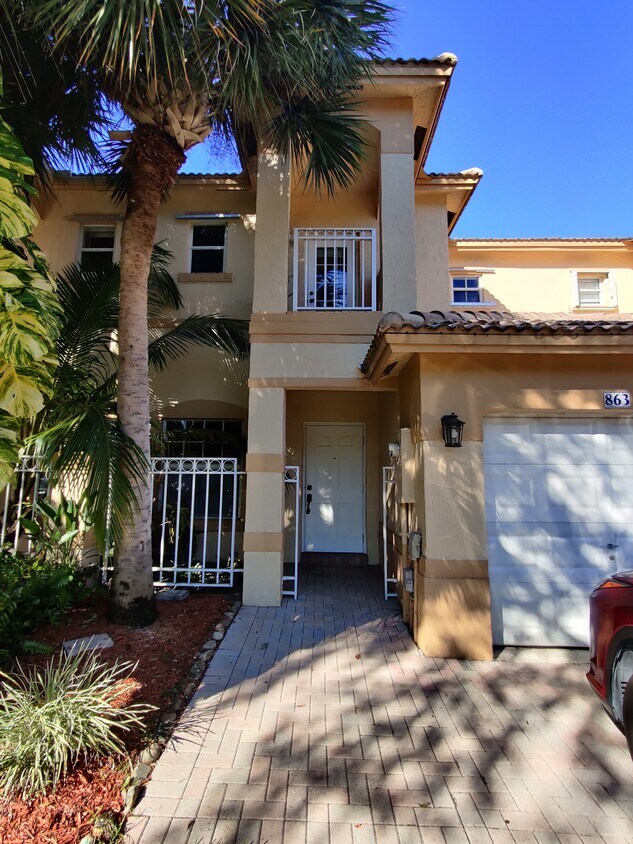 Primary Photo - 863 NW 170th Ter