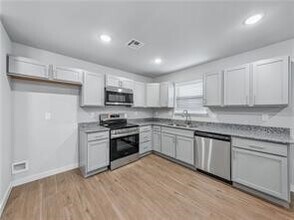 Building Photo - 311 NW 65th Ave