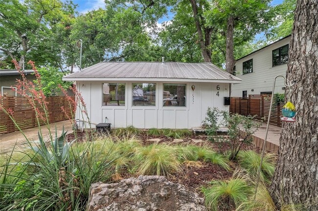Building Photo - 64 Comal St