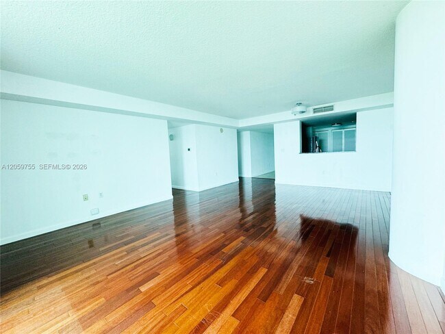 Foto del edificio - 2101 Brickell Ave