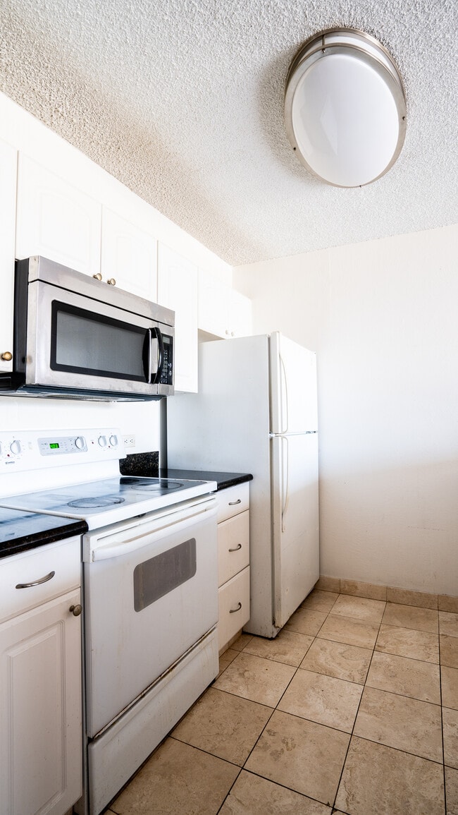 Building Photo - 98-500-500 Koauka Loop