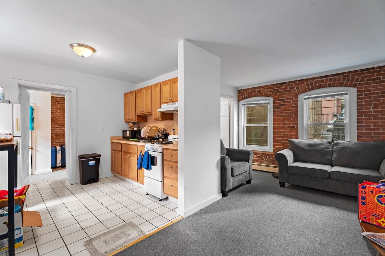 Primary Photo - 200 Park St