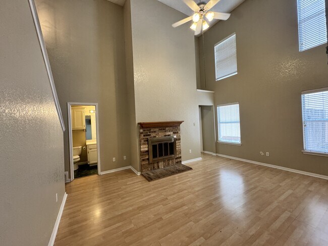 Foto del edificio - 2141 Redwing Way