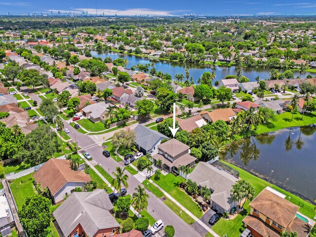 Building Photo - 9610 Dunhill Dr