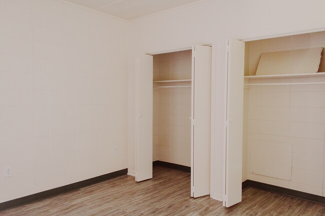 Foto del edificio - 902 Brightwood Manor Dr
