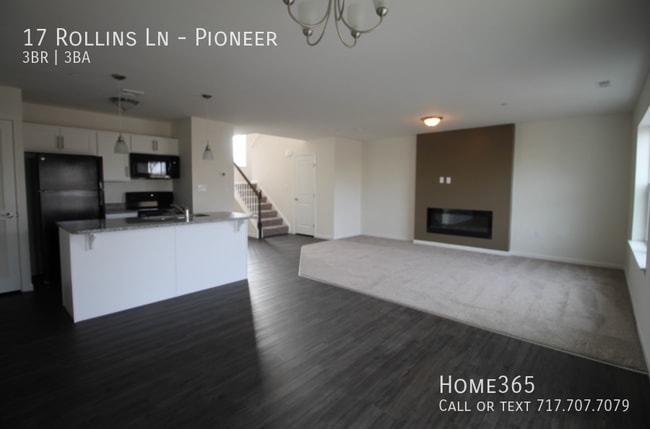 Building Photo - Modern 3 Bedroom Townhome in Willow Street