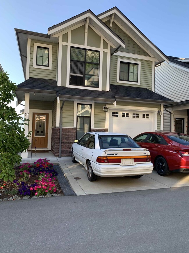 Building Photo - 47042 Macfarlane Pl