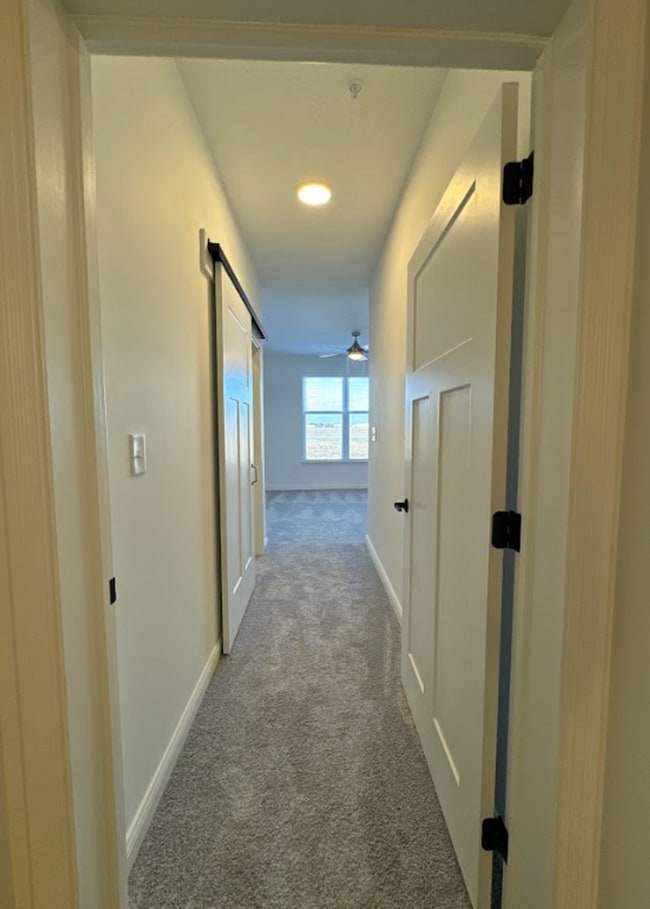 Interior Photo - The E