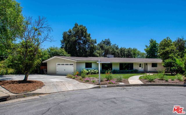 Building Photo - 585 Rim Rd