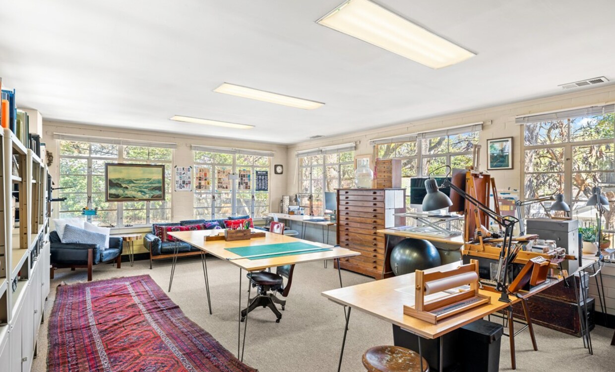 Primary Photo - Gorgeous Tarrytown Home for Rent