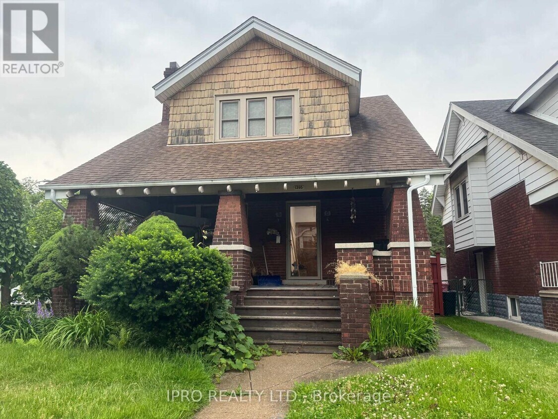Primary Photo - 1395-1395 Dougall Ave