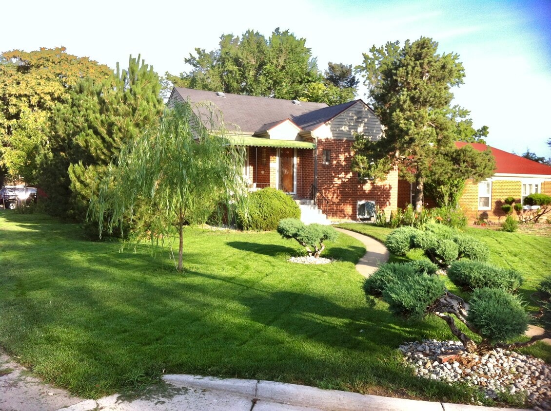 Primary Photo - 2801 N Steele St