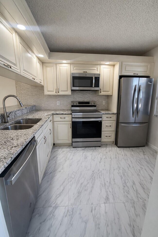 Foto del edificio - 3826 Whitehall Dr