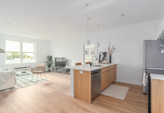 Building Photo - Spacious 2-Bedroom, 2-Bath Retreat: Ultima...