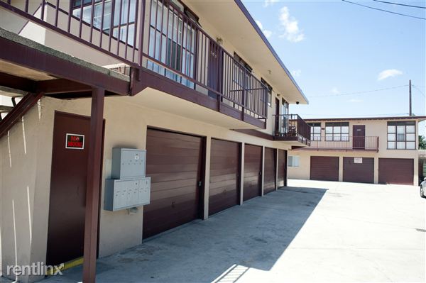 Building Photo - 10941 California Ave