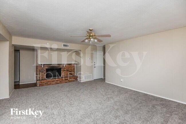Foto del edificio - 3106 Overglen Dr