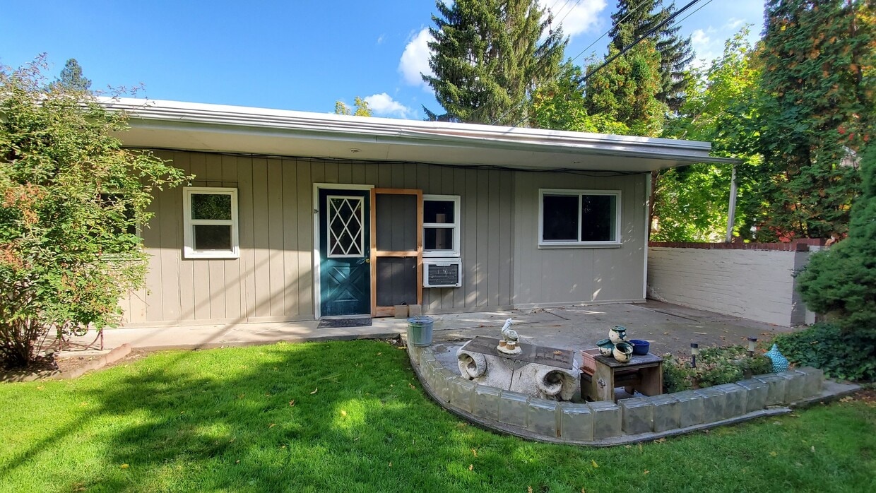 Foto principal - 828 E 11th Ave