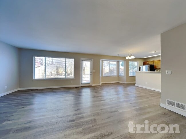 Building Photo - 2782 S Ceylon St