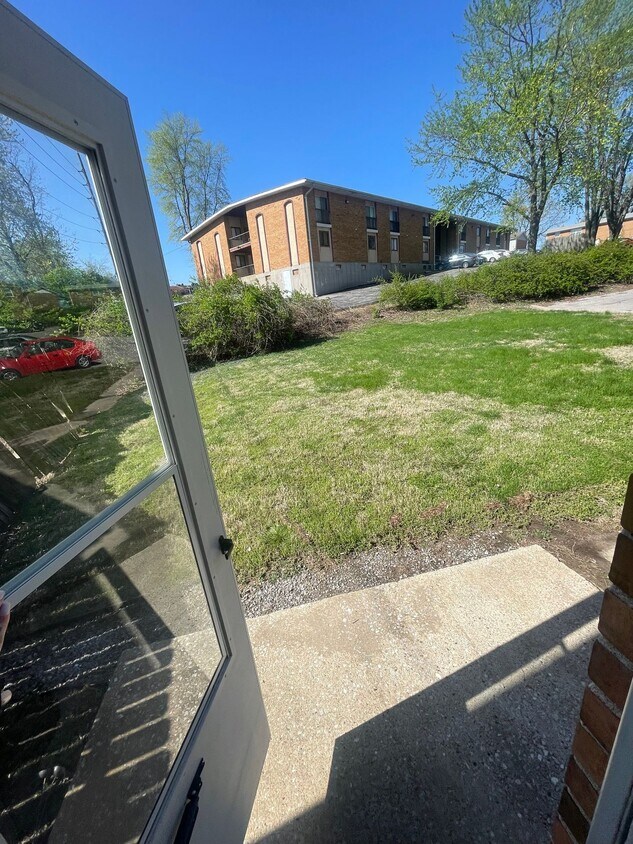 Foto del edificio - 3305 Droste Rd