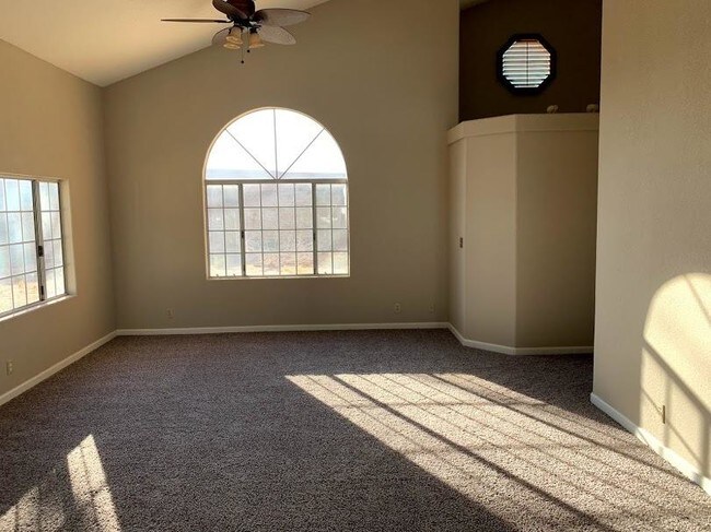 Foto del edificio - 28070 Coolglen Dr