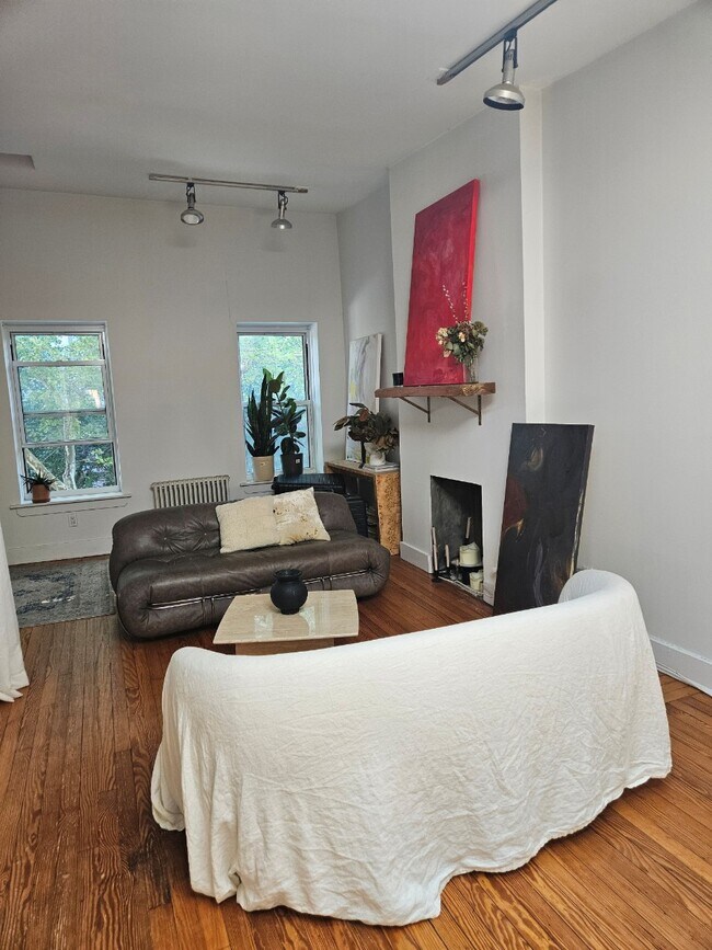 Foto del edificio - Welcome to Carroll Gardens!