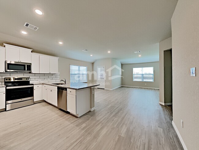 Building Photo - 2713 Iberia Ct