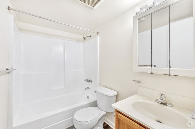 2BR, 1BA - 880SF - Bathroom - Burnt Ordinary