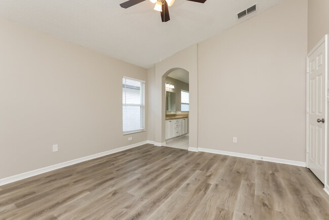 Foto del edificio - 7920 Oakstone Ct