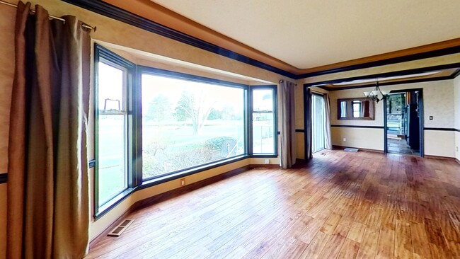Photo du bâtiment - 3111 Bowen Dr