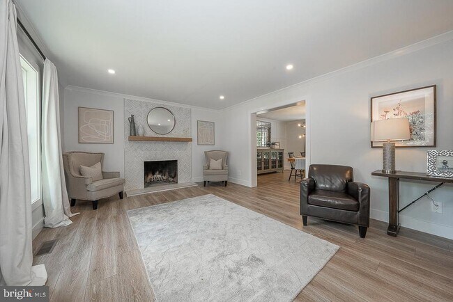 Foto del edificio - 227 Autumn Dr