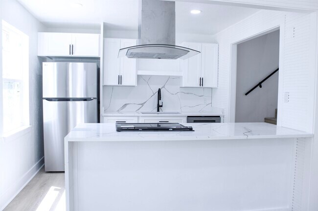 Foto del edificio - 4176 Brewster Rd