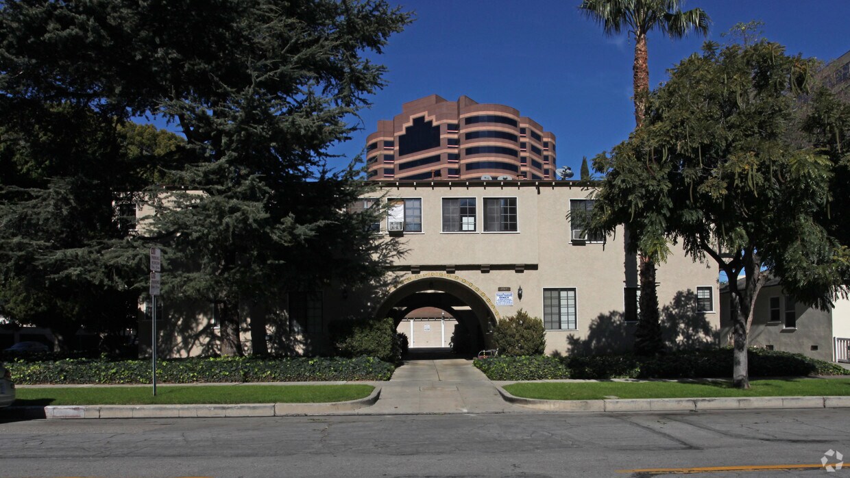 Foto principal - 3517 Warner Blvd