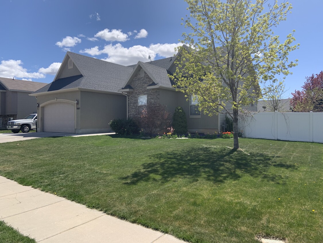 Primary Photo - 1665 W 1375 S