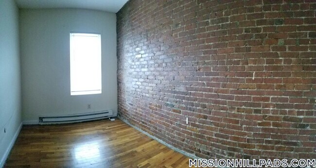 Building Photo - 886 Huntington Ave