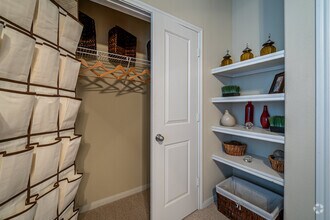 2BR, 2BA - 1147SF - The Fountains at Almeda