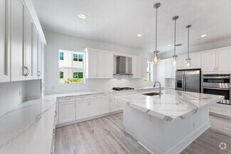 Building Photo - 12546 Gross Pointe Dr