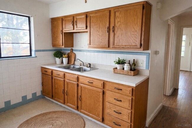 Building Photo - 4419 Ridgeview Ave