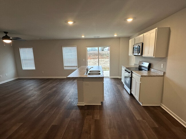 Foto del edificio - 43 River Rock St