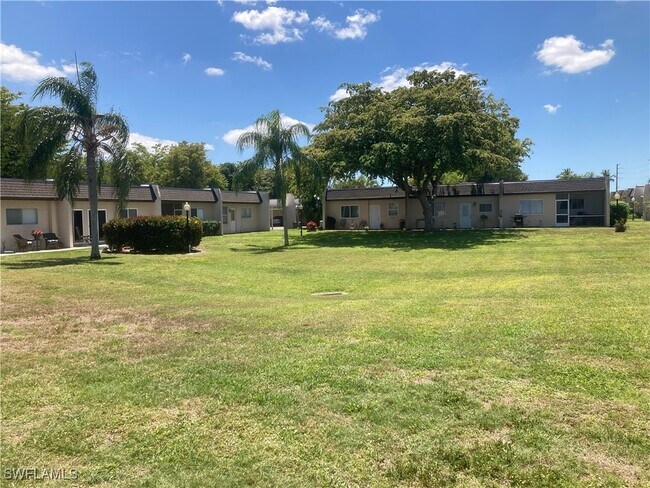 Foto del edificio - 6300 South Pointe Blvd