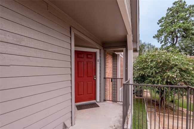Building Photo - 2402 Sycamore Ave