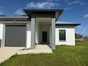 Building Photo - 2122 Armour Rd
