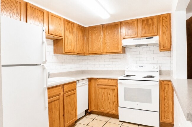 Building Photo - 1375 Everett Ct