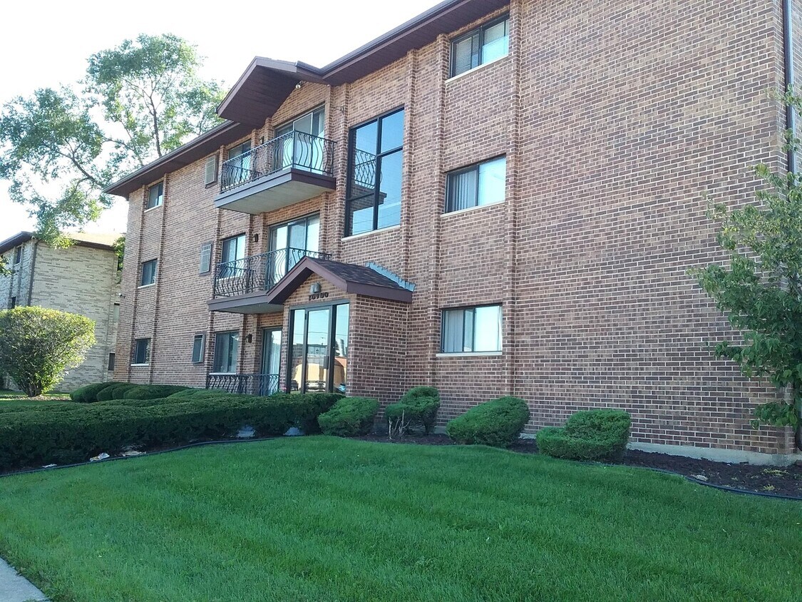 10900 S Central Ave Unit 3B, Chicago Ridge, IL 60415 Condo for Rent