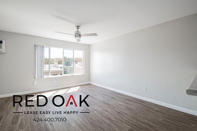 Foto del edificio - 585 N Dudley St