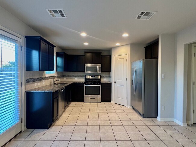 Foto del edificio - Off I-35 in San Marcos! $300 Move-In Credit!