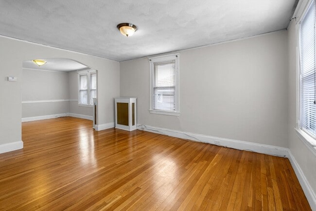 Building Photo - 5-7 Linwood Ave
